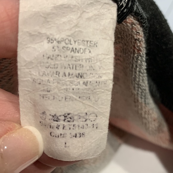 Gray and Red buffalo plaid long sleeve t-shirt size L - Picture 4 of 5